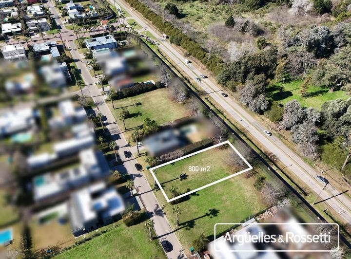 Terreno · 800m²