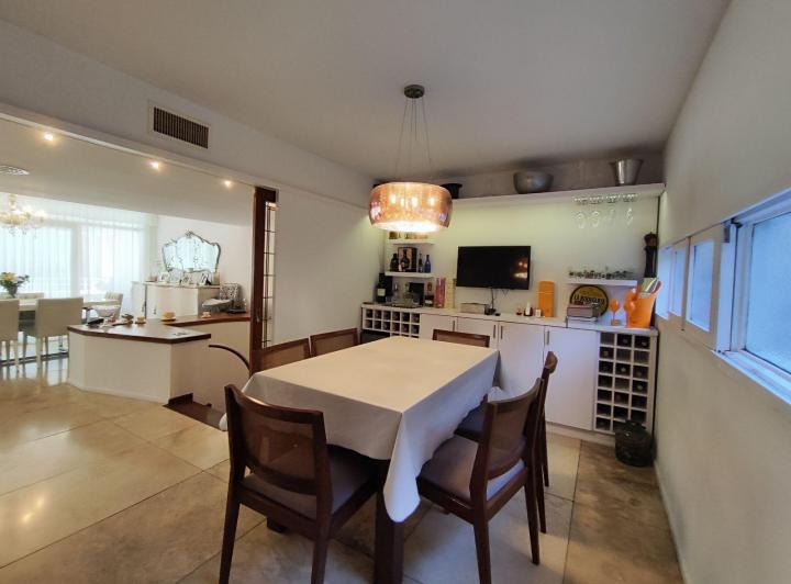 Departamento · 160m² · 7 Ambientes · 1 Cochera