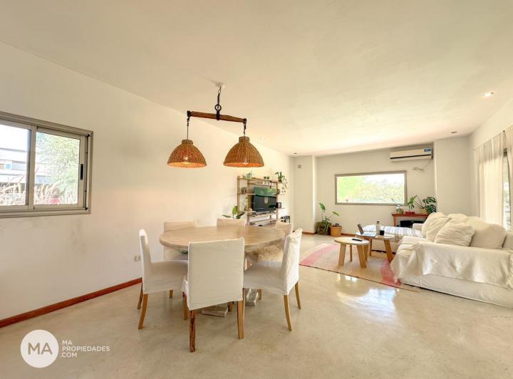 Casa · 170m² · 6 Ambientes · 1 Cochera