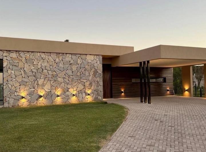 Casa · 170m² · 5 Ambientes