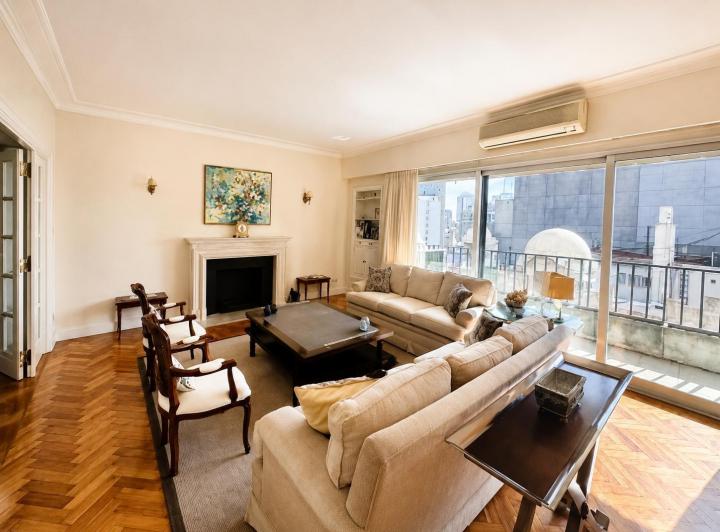Departamento · 220m² · 9 Ambientes · 1 Cochera