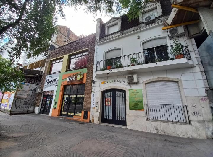 Casa · 218m² · 8 Ambientes · 2 Cocheras