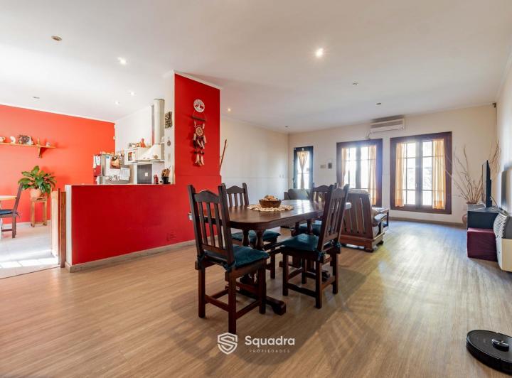 Casa · 155m² · 4 Ambientes · 1 Cochera
