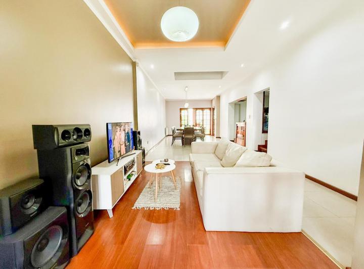 Casa · 280m² · 4 Ambientes · 1 Cochera