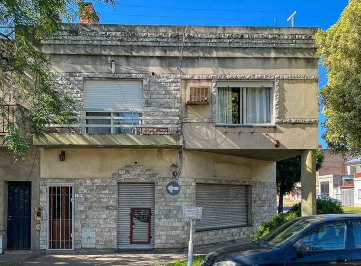 Casa · 256m² · 4 Ambientes · 1 Cochera