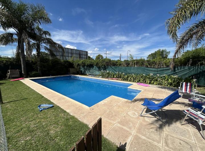 Casa · 179m² · 5 Ambientes · 2 Cocheras