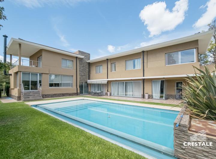 Casa · 458m² · 9 Ambientes · 3 Cocheras