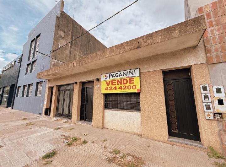 Casa · 180m² · 2 Dormitorios · 1 Cochera