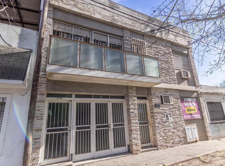 Casa · 200m² · 10 Ambientes · 1 Cochera