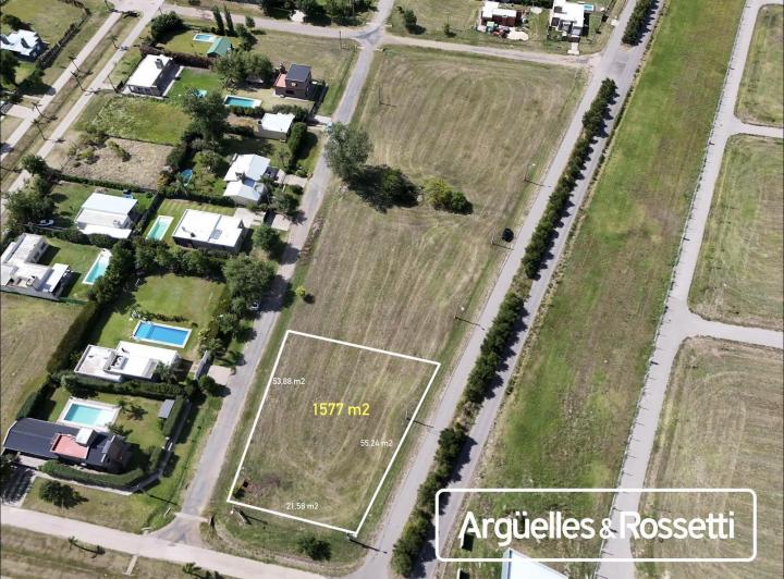Terreno · 1577m²