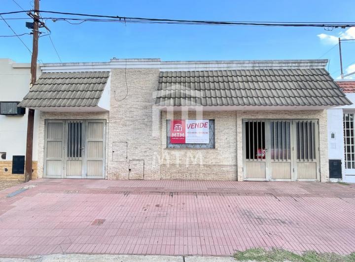 Casa · 157m² · 6 Ambientes · 2 Cocheras