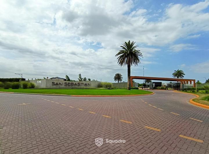 Terreno · 1493m²