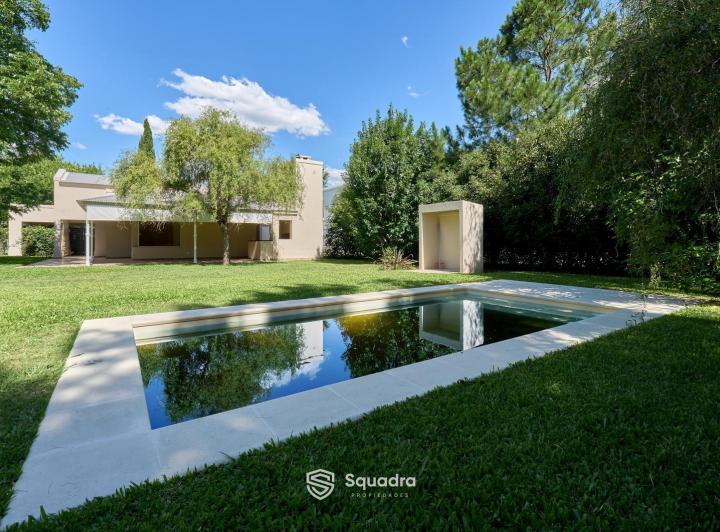 Casa · 162m² · 5 Ambientes · 3 Cocheras