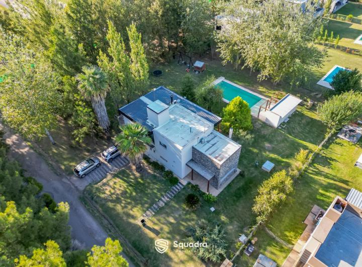 Casa · 200m² · 3 Dormitorios · 2 Cocheras