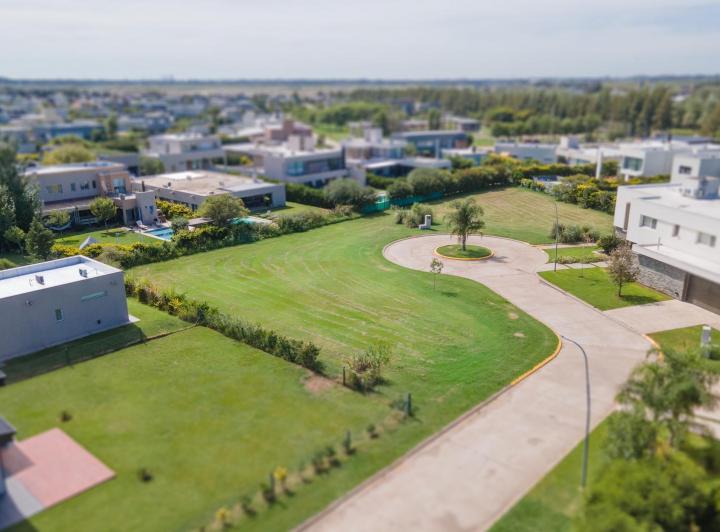 Terreno · 1093m²