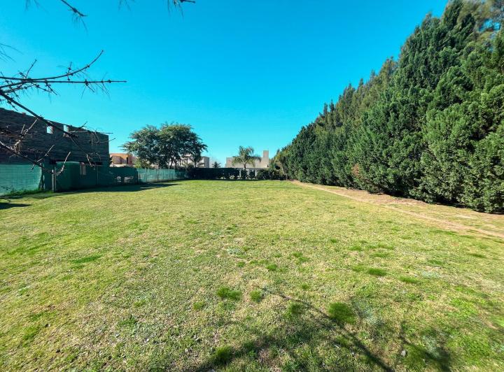 Terreno · 809m²