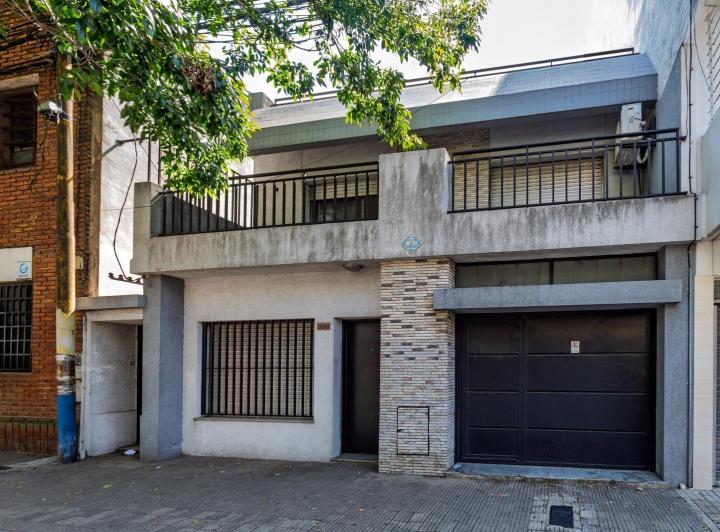 Casa · 232m² · 5 Ambientes · 1 Cochera