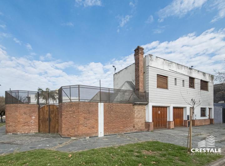 Casa · 292m² · 10 Ambientes · 2 Cocheras