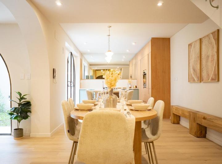Casa · 223m² · 6 Ambientes · 2 Cocheras