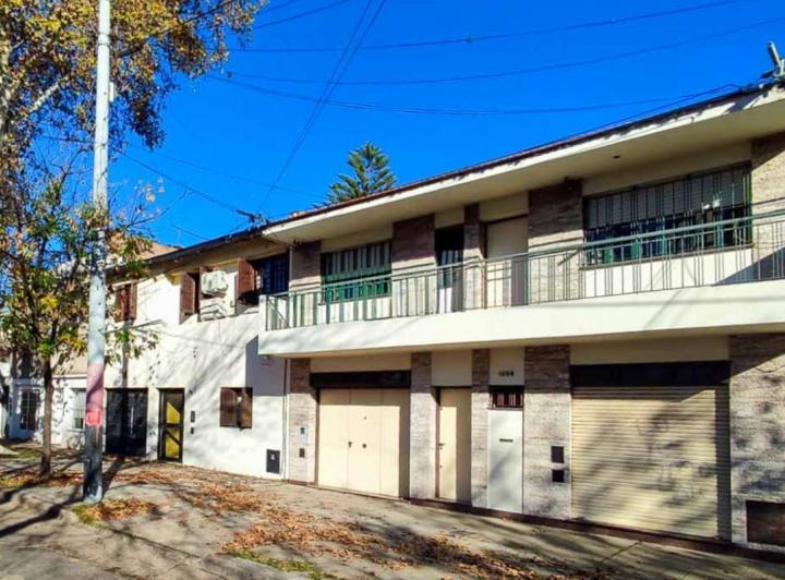 Casa · 282m² · 6 Ambientes · 1 Cochera