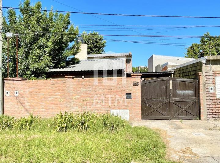 Casa · 140m² · 5 Ambientes · 2 Cocheras