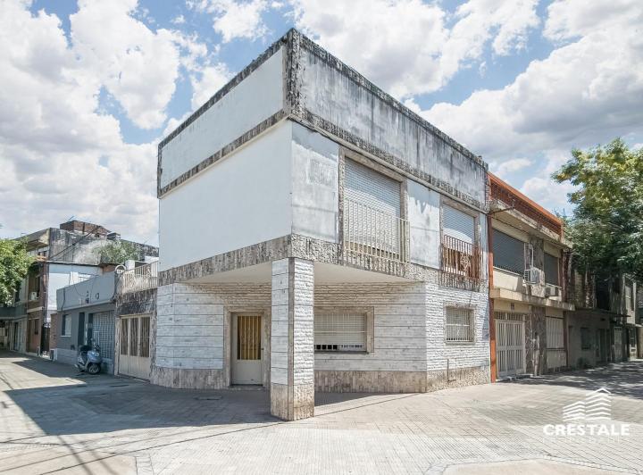 Casa · 117m² · 6 Ambientes · 1 Cochera