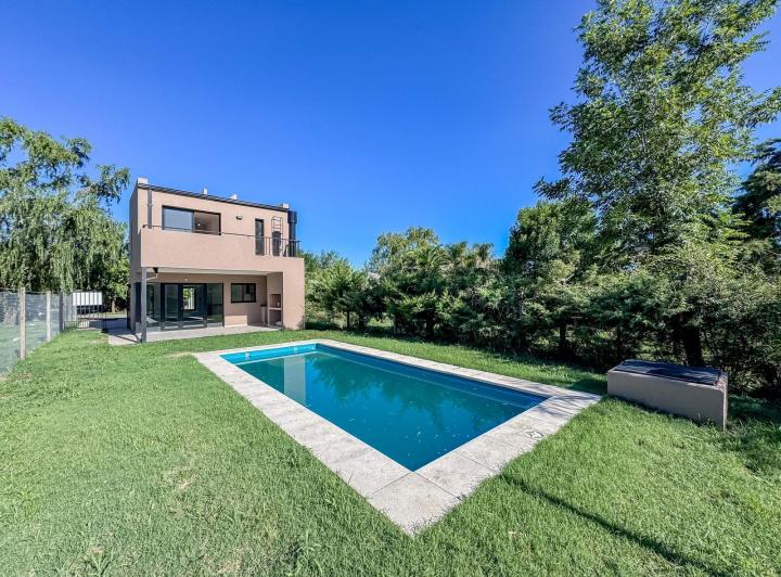 Casa · 103m² · 3 Ambientes · 1 Cochera