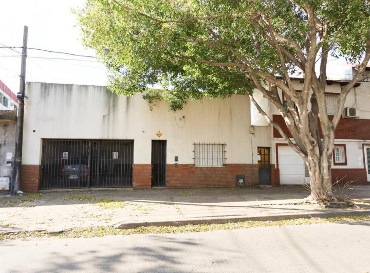 Casa · 160m² · 6 Ambientes · 1 Cochera