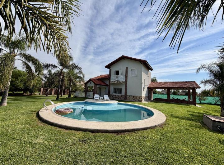 Casa · 145m² · 6 Ambientes · 2 Cocheras