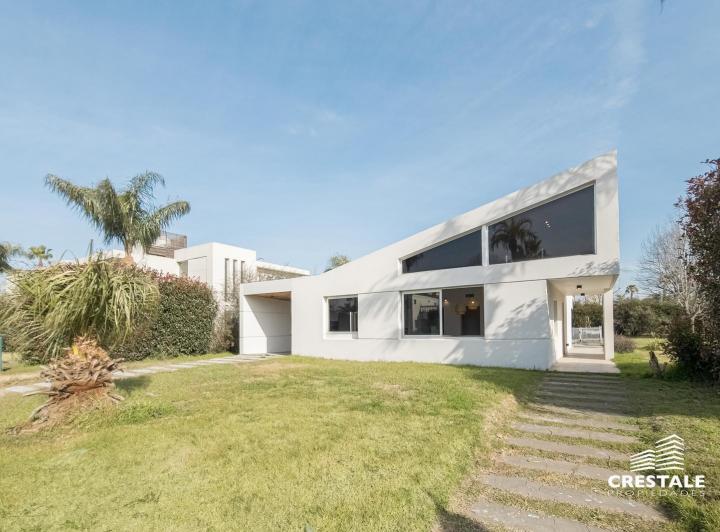 Casa · 196m² · 5 Ambientes · 1 Cochera