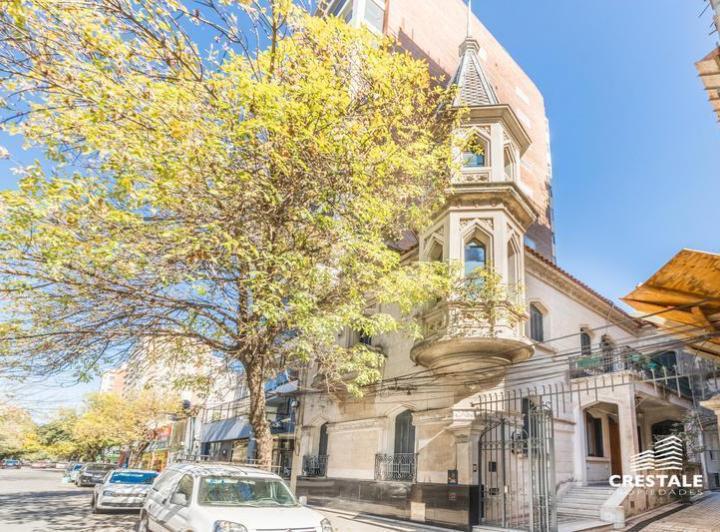 Casa · 500m² · 5 Ambientes · 4 Cocheras