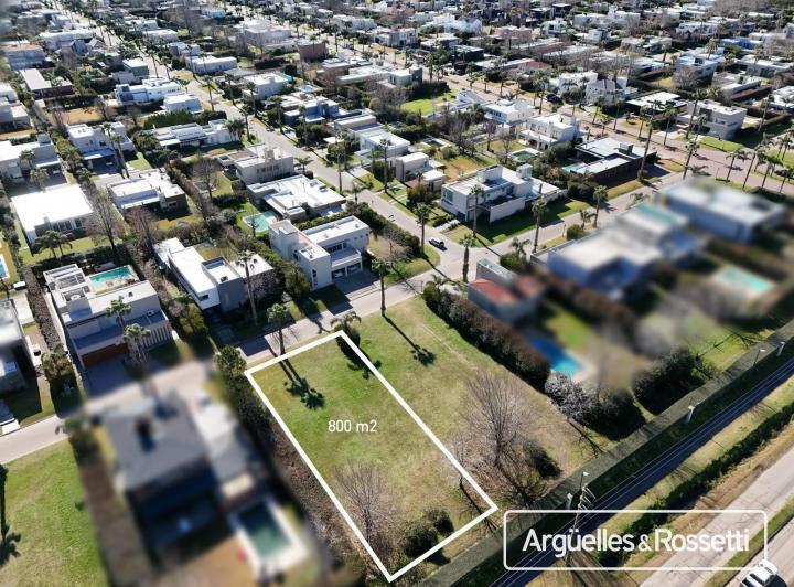 Terreno · 800m²