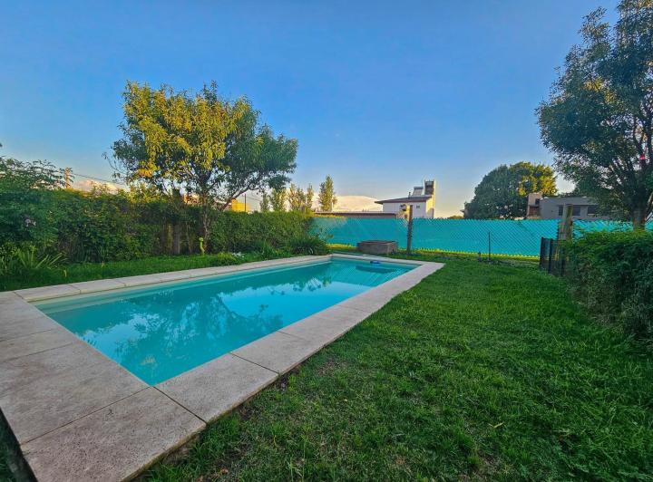 Casa · 150m² · 4 Ambientes · 2 Cocheras