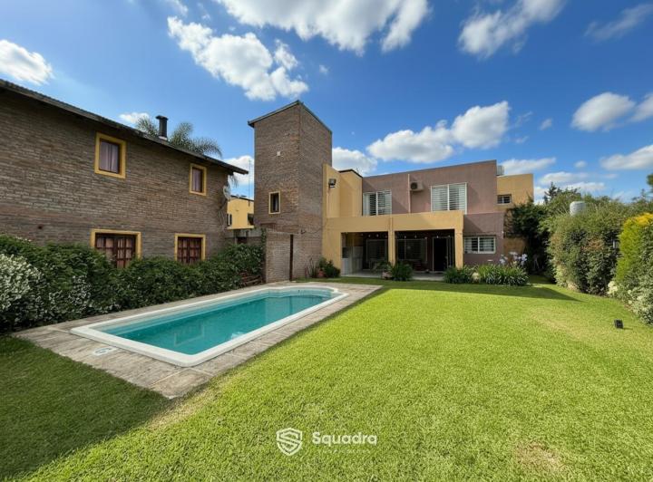 Casa · 360m² · 4 Ambientes