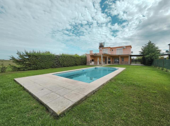 Casa · 154m² · 4 Ambientes · 1 Cochera