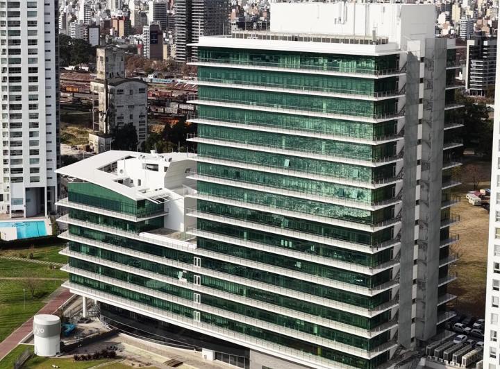 Oficina comercial · 410m² · 4 Ambientes · 8 Cocheras