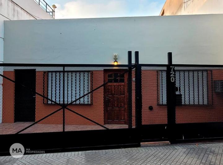 Casa · 88m² · 6 Ambientes · 1 Cochera