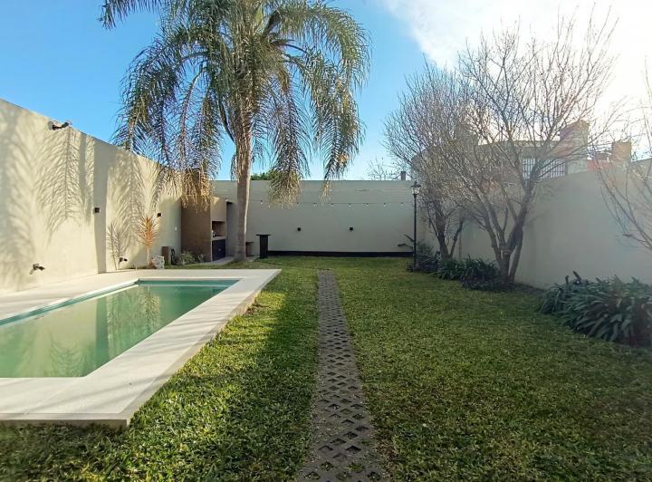 Casa · 155m² · 5 Ambientes · 1 Cochera