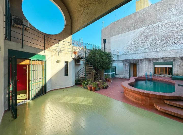 Casa · 216m² · 7 Ambientes · 1 Cochera
