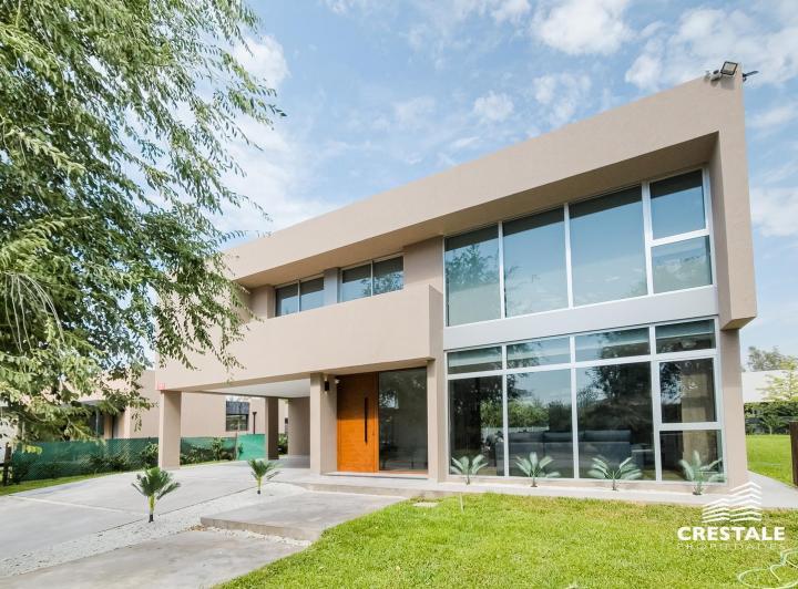 Casa · 450m² · 6 Ambientes · 2 Cocheras