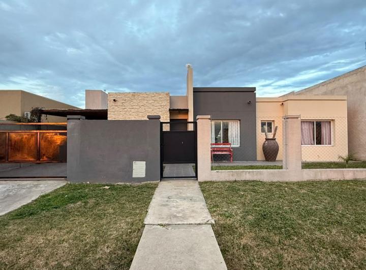 Casa · 110m² · 4 Ambientes · 1 Cochera