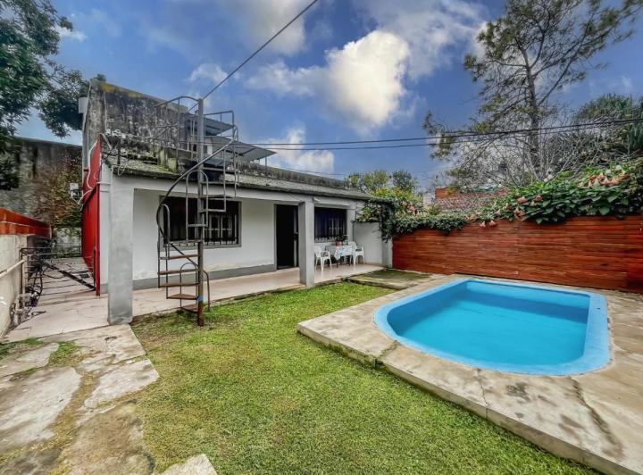 Casa · 238m² · 7 Ambientes · 1 Cochera