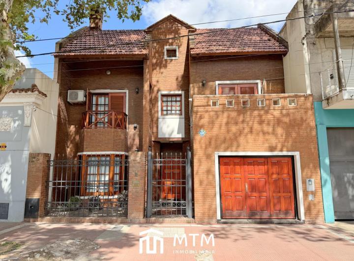 Casa · 333m² · 3 Dormitorios · 1 Cochera