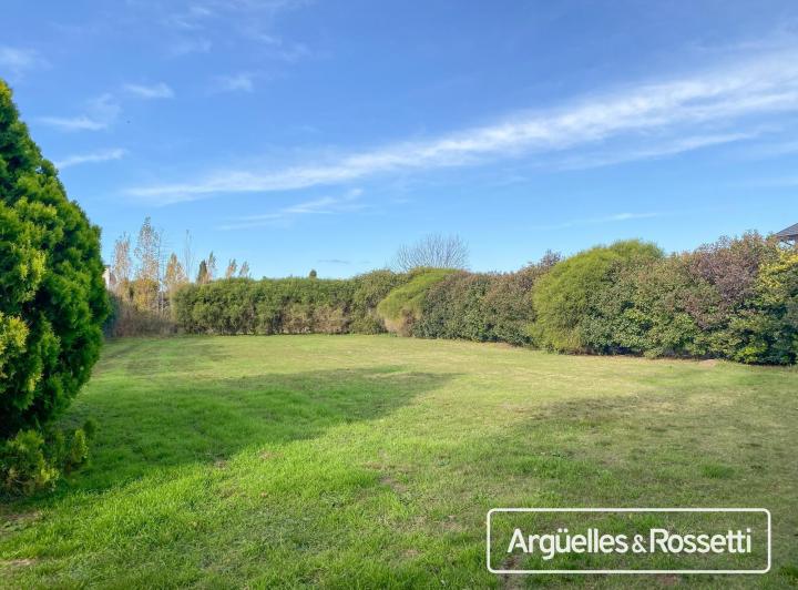 Terreno · 1200m²