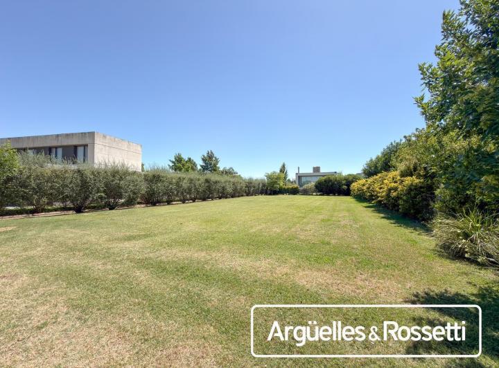 Terreno · 800m²