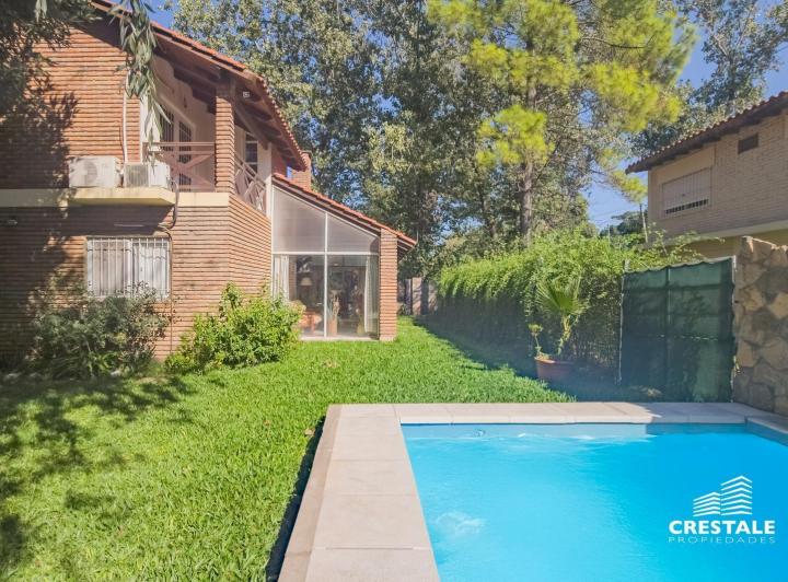 Casa · 140m² · 6 Ambientes · 2 Cocheras