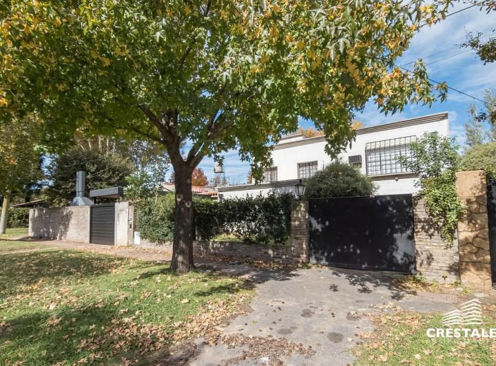 Casa · 126m² · 4 Ambientes · 1 Cochera