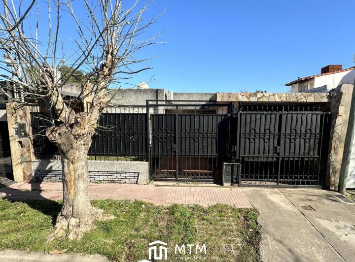 Casa · 167m² · 5 Ambientes · 2 Cocheras
