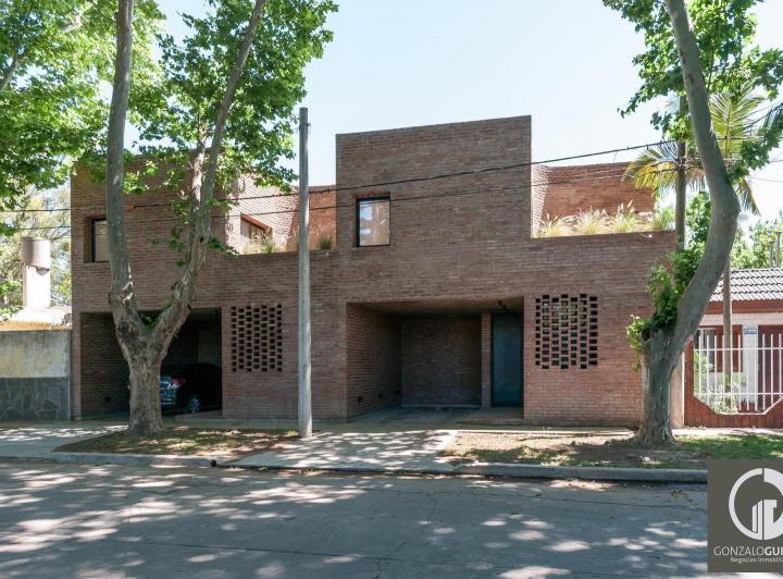 Casa · 115m² · 5 Ambientes · 1 Cochera