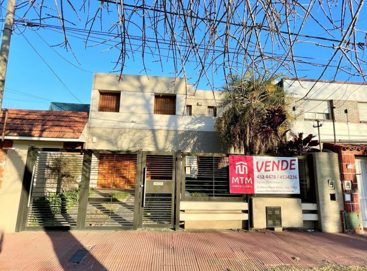 Casa · 250m² · 8 Ambientes · 2 Cocheras